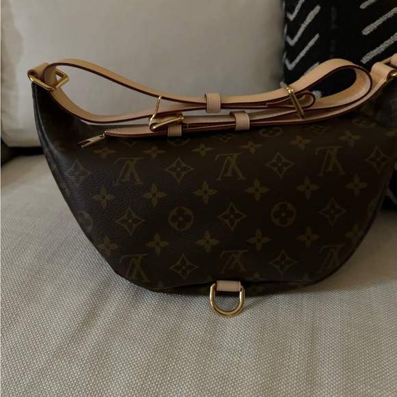 Original Louie Vuitton Bumbag. Perfect condition has never been used. - Picture 5 of 5